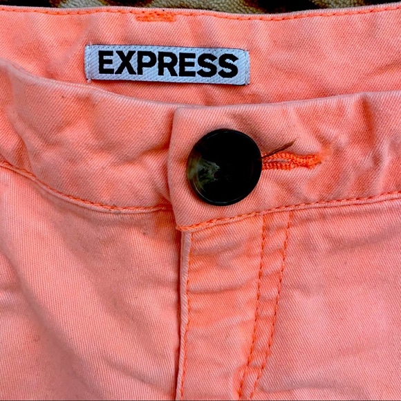 Express Shorts - Picture 6 of 7